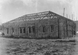 Abrigo da Pomicultura em construção