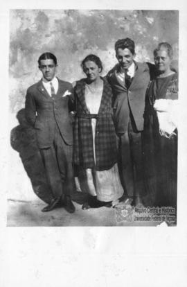 Bello Lisboa e familiares