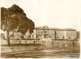 Atividades recreativas em frente ao Prédio Principal