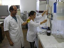 Experimentação com o canudo - de - pito
