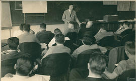 Professor Carlos Socias ministrando curso