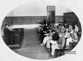 Aula de matemática para turma do Curso Médio