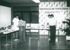 Amostra de livros na Imprensa Universitária